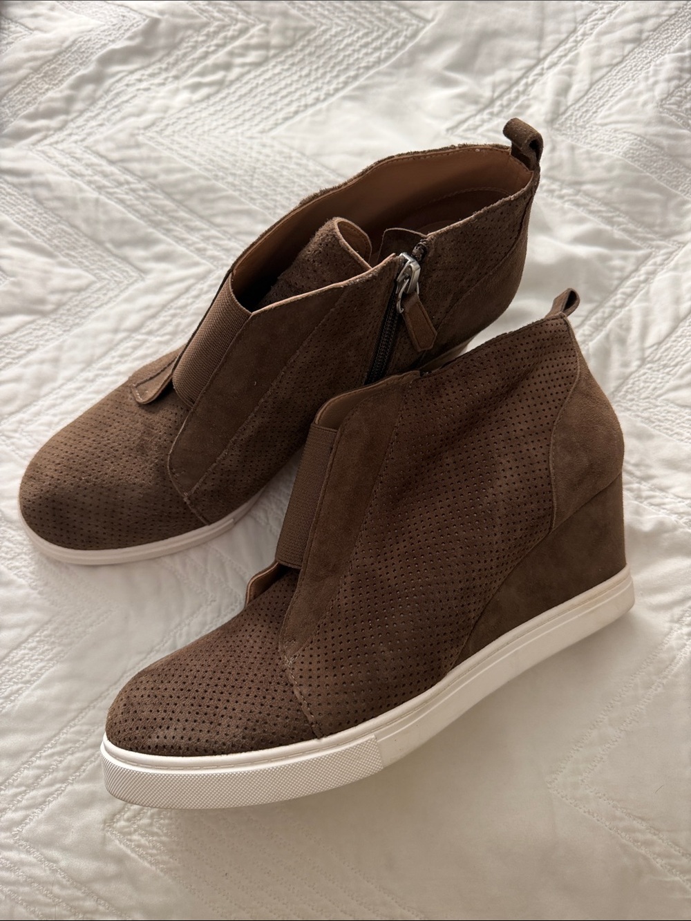 Linea Paolo suede dark olive green brown wedge booties sz 8.5